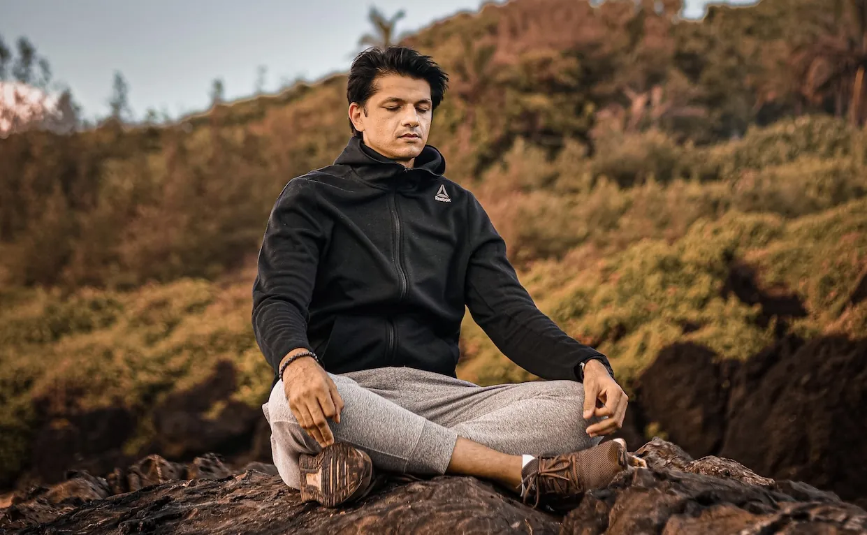 aloktaunk-meditating-on-the-rock